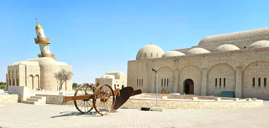 Cultural Tour: Sheikh Faisal Museum & Souq Waqif with Meal - What the guide adds to the day