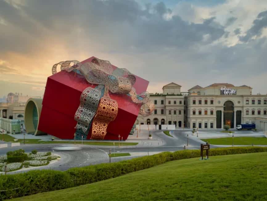 Doha City: best tourist places in Doha, Souq Waqif & Katara - The Pearl Qatar: luxury, water, and modern Doha