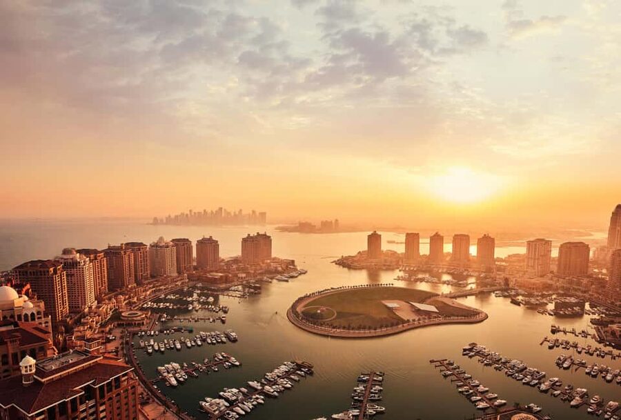 Doha City: best tourist places in Doha, Souq Waqif & Katara - Doha Corniche: a 20-minute introduction by the water
