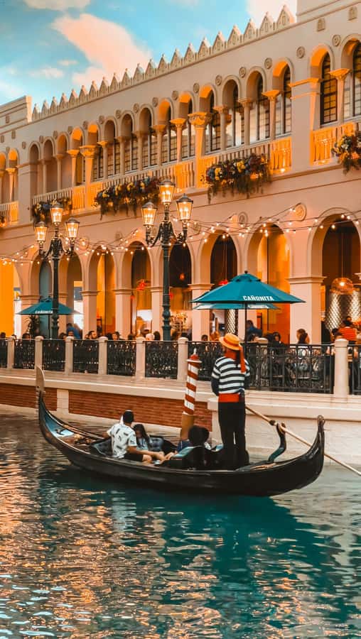 Doha City Tour, Villaggio Mall and Free Gondola Ride - The Pearl-Qatar: Marinas, Boutiques, and Short Stops