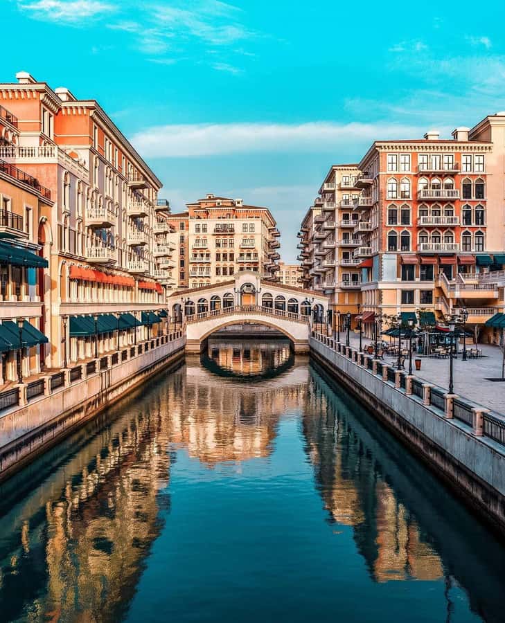 Doha: Guided City Tour with Hotel or Airport Transfer - Why the guide matters more than the vehicle