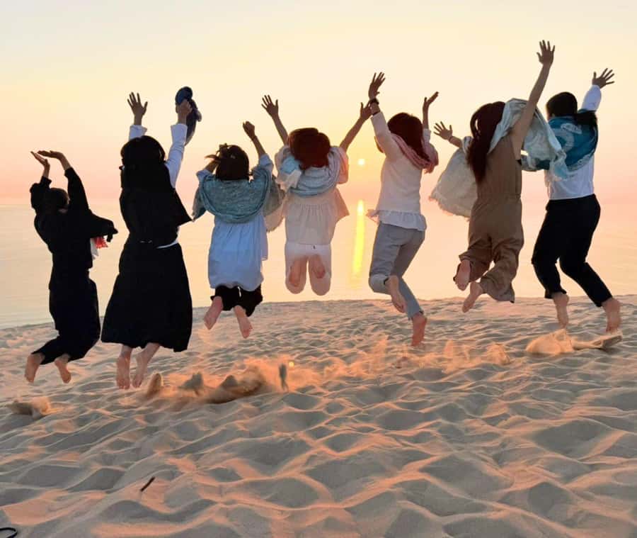 Doha: Guided Desert Safari Tour with Pickup & Drop Service - Sealine Beach Resort, camels, and your first sandboard