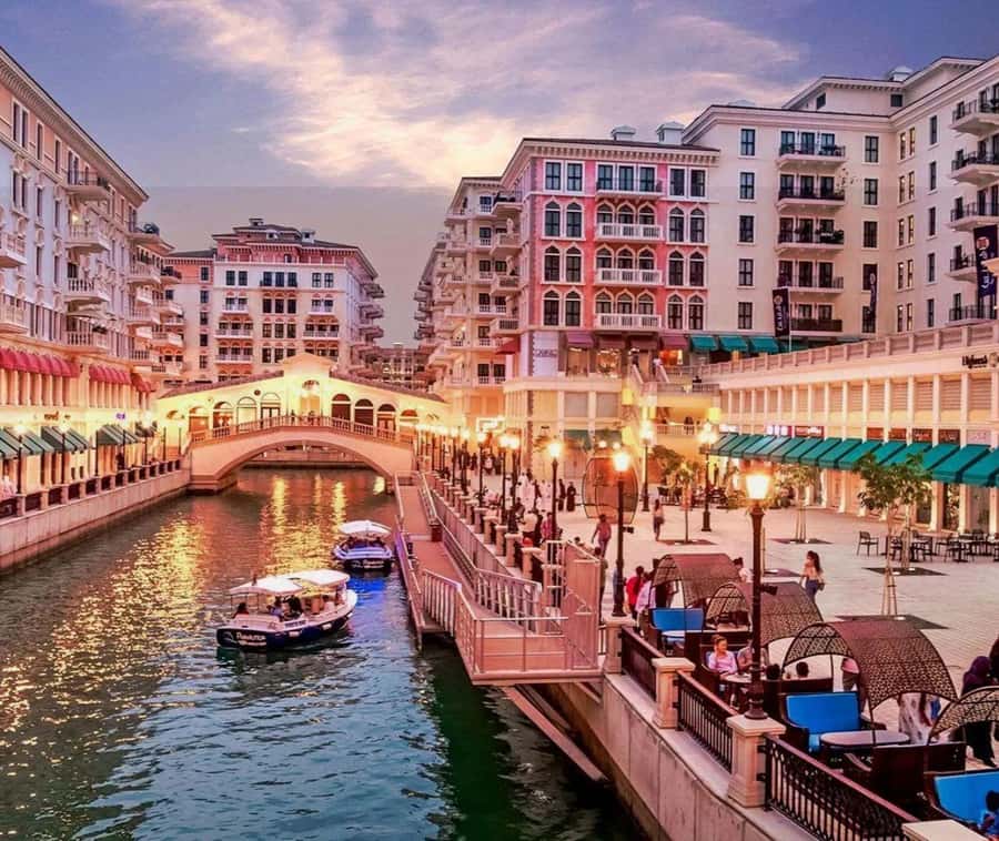Doha: Hidden Alleys, Modern Marvels and Museums Guided Tour - What the Private Vehicle Adds
