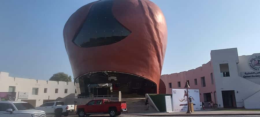 Doha Highlights tour with German speaking Tour Guide - The Pearl-Qatar and Doha’s luxury waterfront