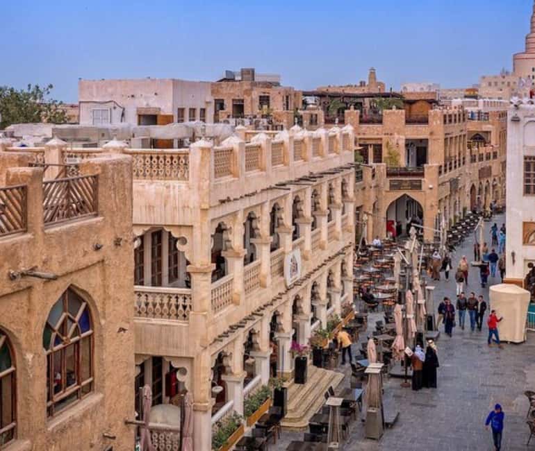 Doha: Iconic Spots & Hidden Corners Guided Photography Tour - Starting at the Corniche