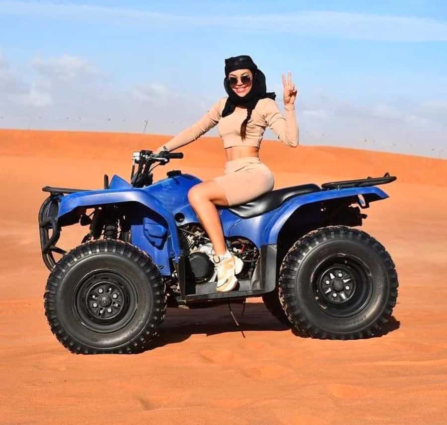 Doha: Inland Sea, Desert Safari, Camel Ride and Sandboarding - The return to Doha