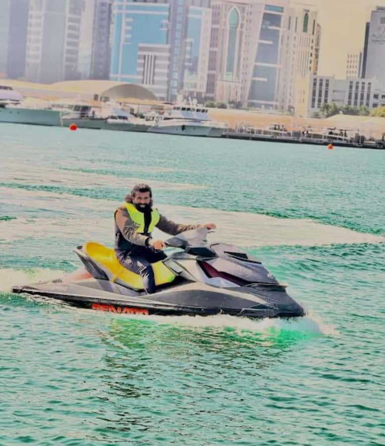 Doha: Jet Ski Adventure with Skyline and Pearl Qatar View - What the $65 price really buys you