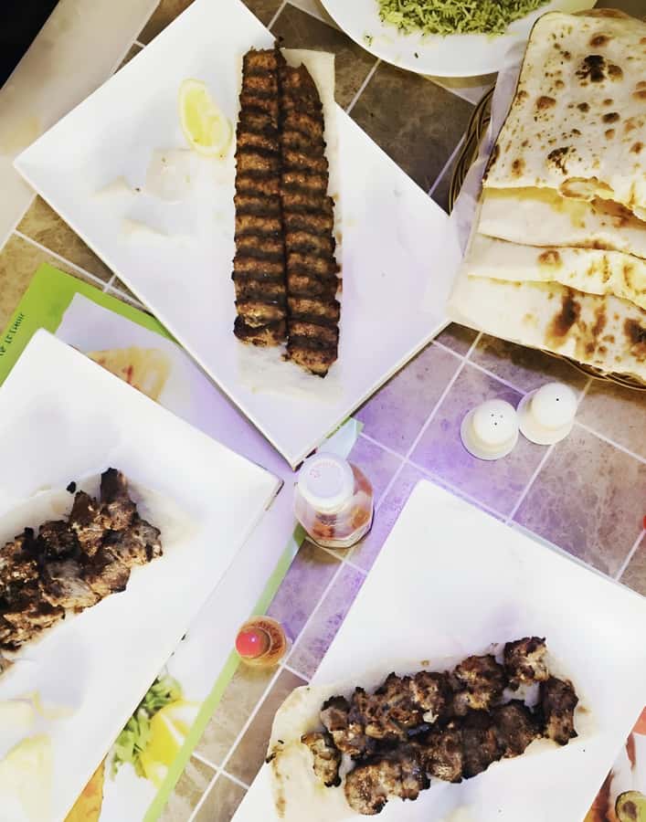Doha: Pearl & Gewan Islands Food & Boat Tour with 7 Tastings - Medina Centrale: Persian kebabs, Kunafa, and Arabic coffee
