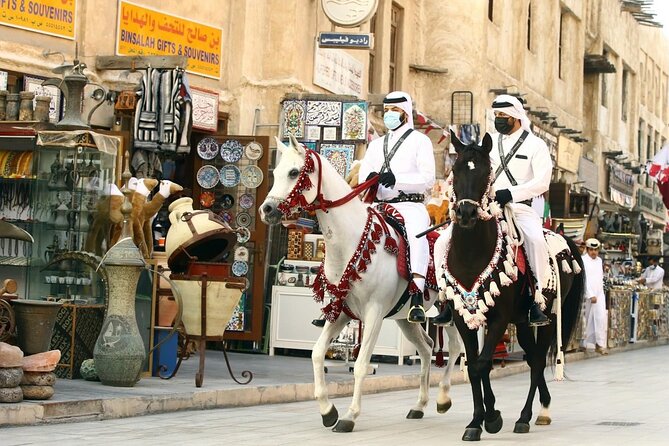 Doha: Private City tour from Cruise Port terminal - Doha Corniche: a quick skyline pause