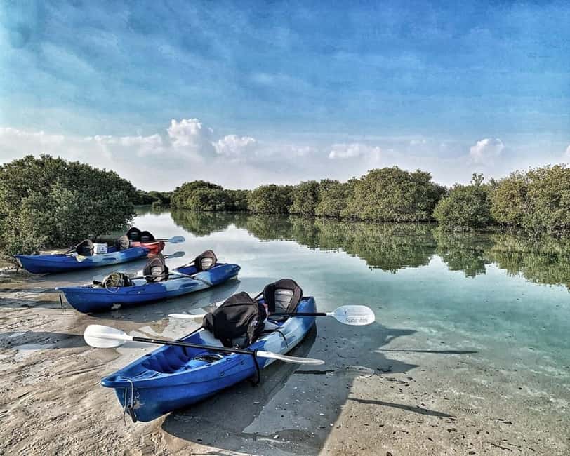 Doha: Private Purple Island Mangroves Kayaking Adventure - Learning to kayak before the route narrows