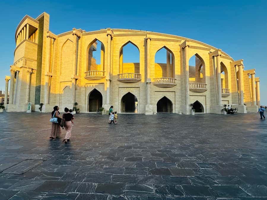 Doha Qatar: Private Doha City Tour (Souq, Corniche & Katara) - Why the included vehicle and guide matter