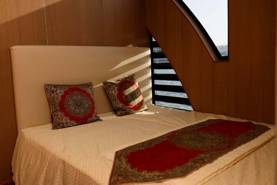 Doha: Sailing| Sea views| Private | 974 Cruises Houseboats - Swimming and island options
