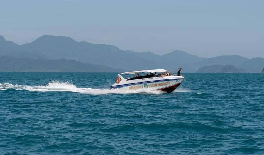 Doha: Speed Boat Adventure – 1 Hour Thrill Ride - The Doha pickup and transfer