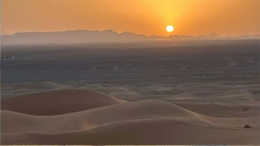 Doha :Sunrise/ Sunset Desert Safari CamelRide & Sandboarding - Choosing sunrise or sunset in the Qatari desert