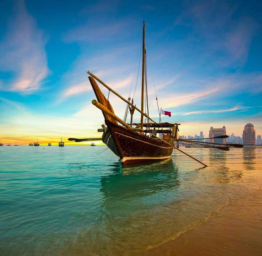 Doha: Sunset Experience, Traditional Dhow Cruise with Dinner - How the guides shape the evening