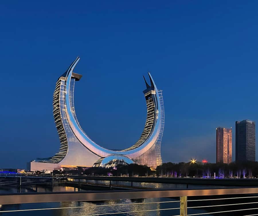 Doha: Visit Katara, Pearl, Souq Waqif, Museum, Cornishe - Why this four-hour route works for a first look at Doha
