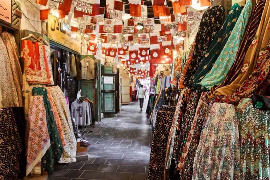 Doha: Visit Katara, Pearl, Souq Waqif, Museum, Cornishe - The Pearl-Qatar: Doha’s polished modern side