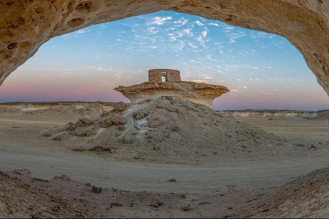 Doha: West Coast Tour Sculpture,Camel Racing Track Rock Formation - The return drive and the real pace of the tour