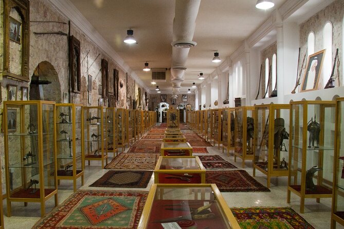 Private Combo Tour to Sheikh Faisal Museum and Camel Racing Track - What the private format adds