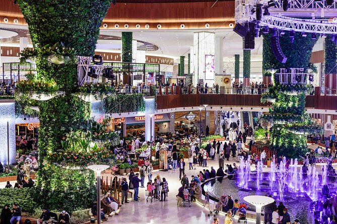 Private Half-day Shopping Tour, Corniche Stop and Doha Skyline - Villaggio Mall: one hour under an Italian-style ceiling