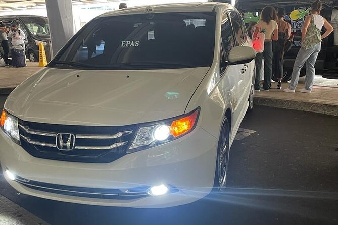 Qatar Doha Hamad Airport (DOH) to Doha - Arrival Private Transfer - What the driver service adds