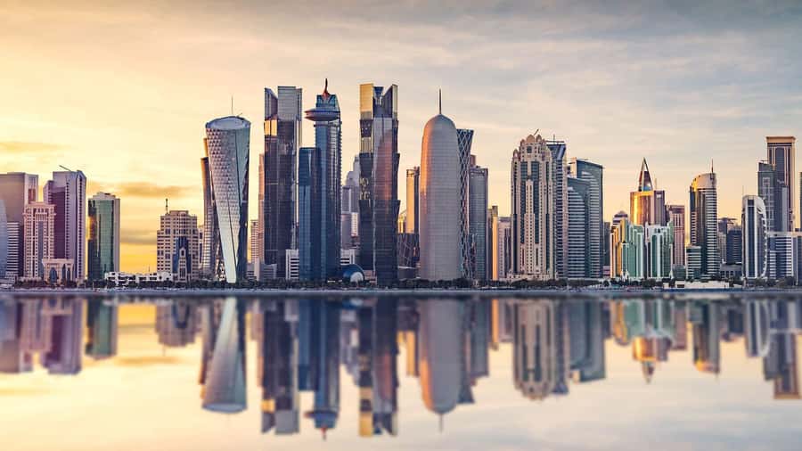 Qatar Transit: Private Doha City Highlights And Dhow Cruise - Corniche and West Bay: quick views, big scale