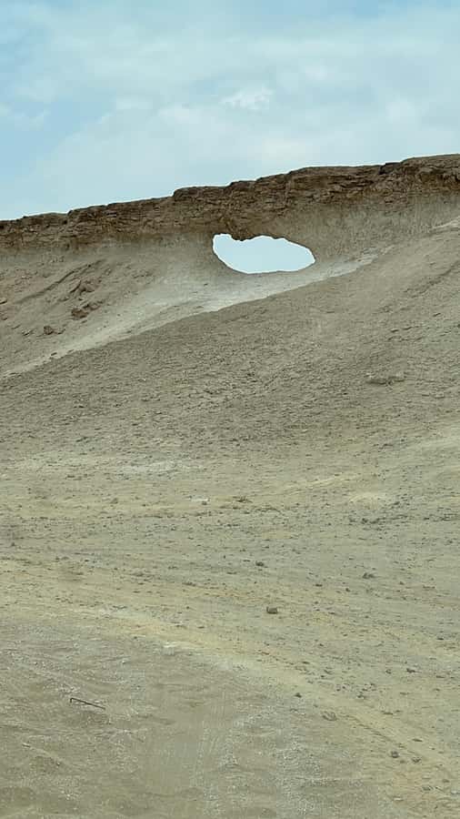 West Qatar tour to Richard Sierra sculpture,Umbrella Rock - Choosing a guide and making the most of the outing